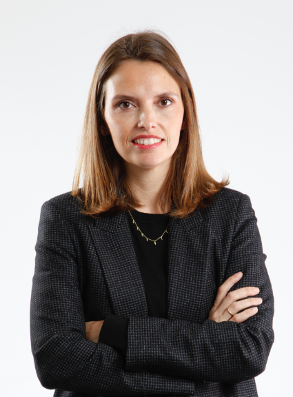 Ana Sanz, Experto asociado