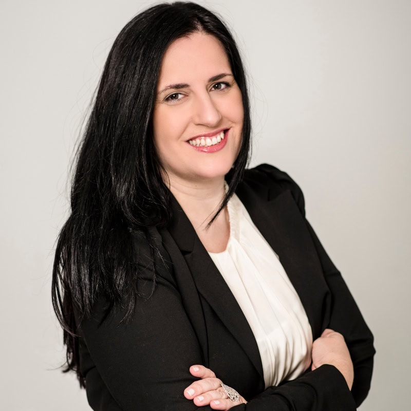 Beatriz Miguel Martínez, Experta asociada