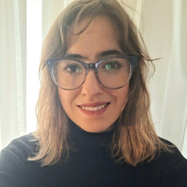 Carmela María Macías Barbé, Experta asociada