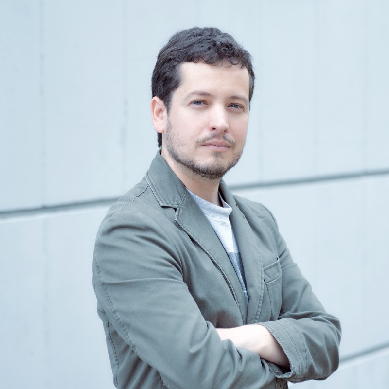 Enrique Bazo, Experto asociado