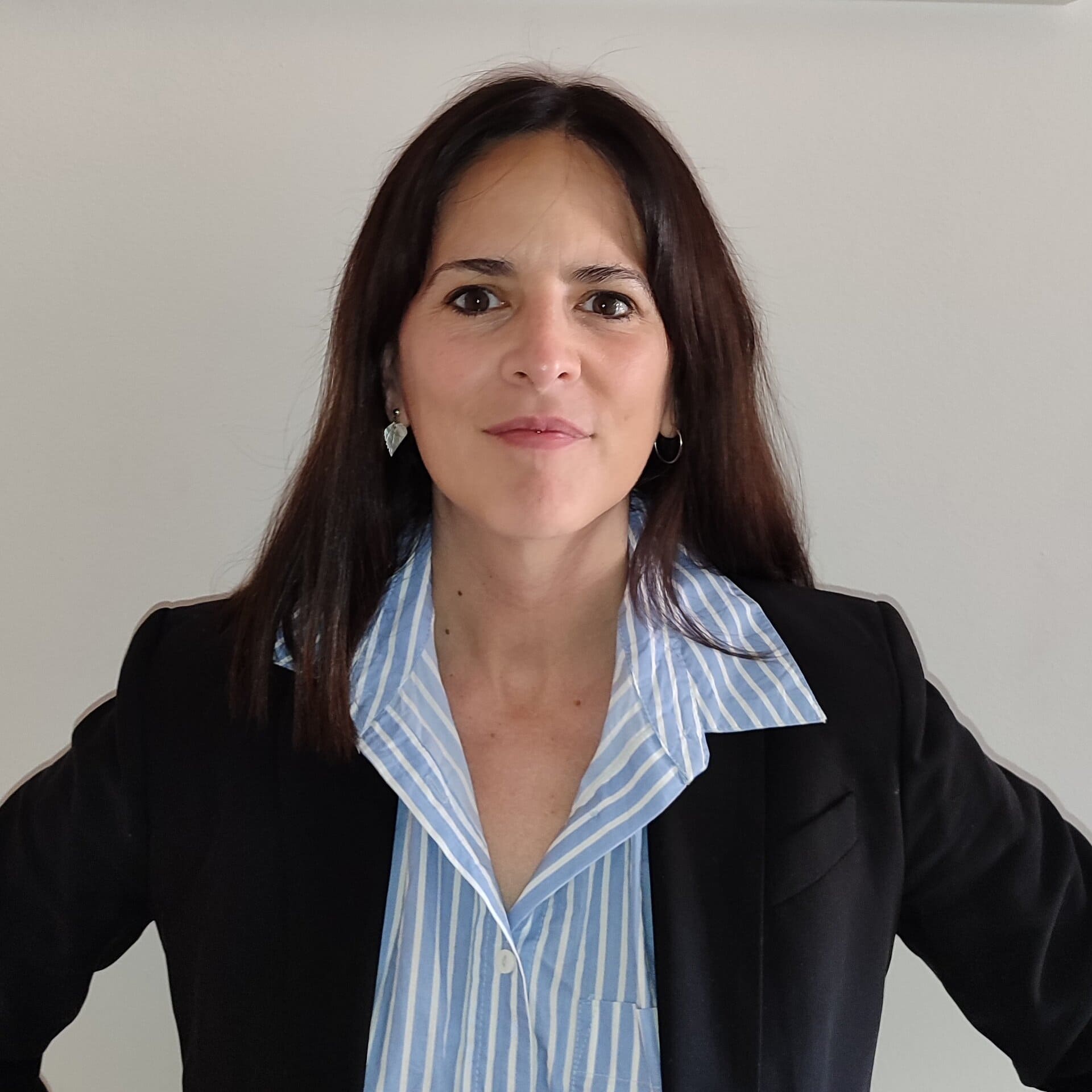 Jimena Mariana Pérez, Experta asociada