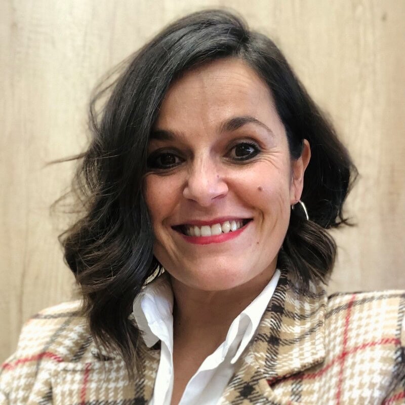 Patricia Pérez Riesco, Experta asociada