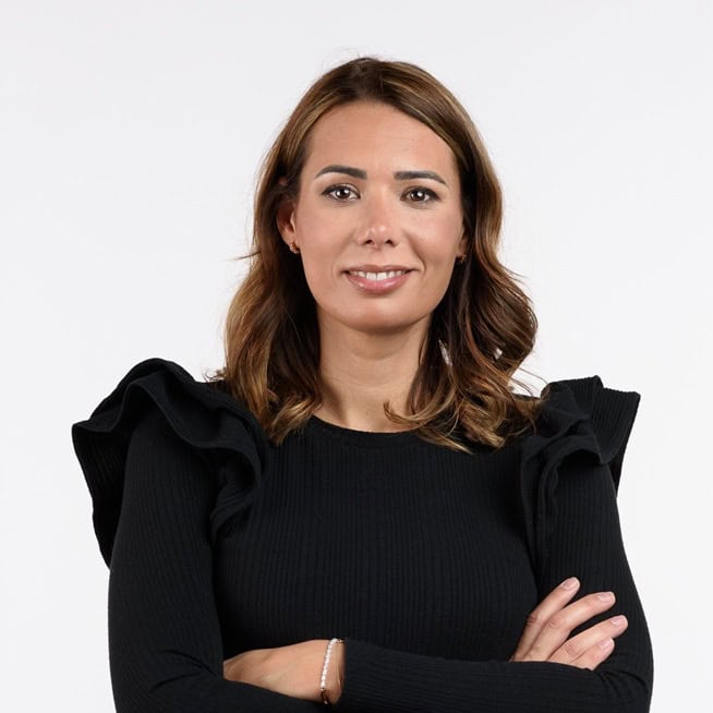 Ruth Hornedo Ortega, Experto asociado